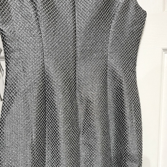 NEW KAY UNGER METALLIC SILVER TAILORED SHEATH COCKTAIL DRESS - Picture 5 of 13